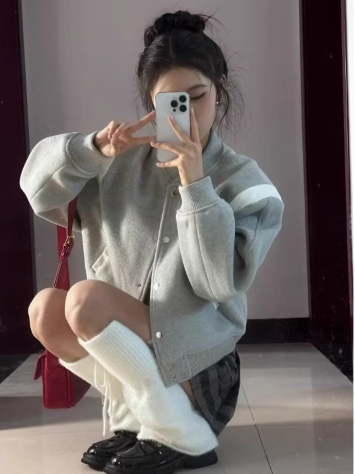 Sherpa Coat Women - เสื้อแจ็คเก็ตเบสบอลสไตล์ฮิปฮอปสำหรับผู้หญิง ฤดูหนาว แบบมีฮู้ด บุผ้าเชอร์ปา ทรงเข้ารูป ใส่ได้สองด้าน