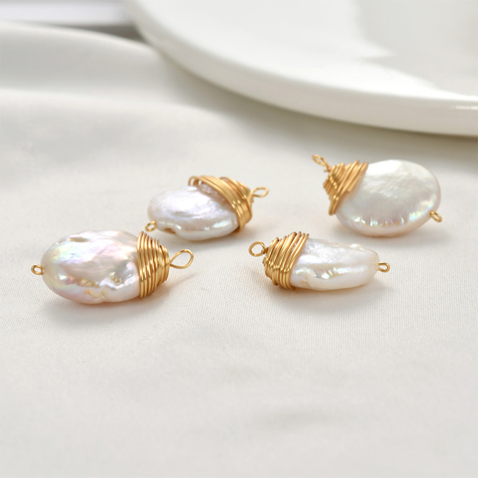 1ชิ้นจี้ทองเหลืองสีทองห้อยสร้อ - Women'S Fashion Earrings บทวิจารณ์และราคา