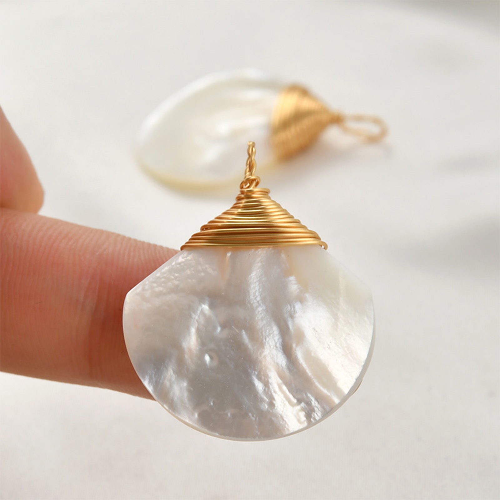 1ชิ้นจี้ทองเหลืองสีทองห้อยสร้อ - Women'S Fashion Earrings บทวิจารณ์และราคา