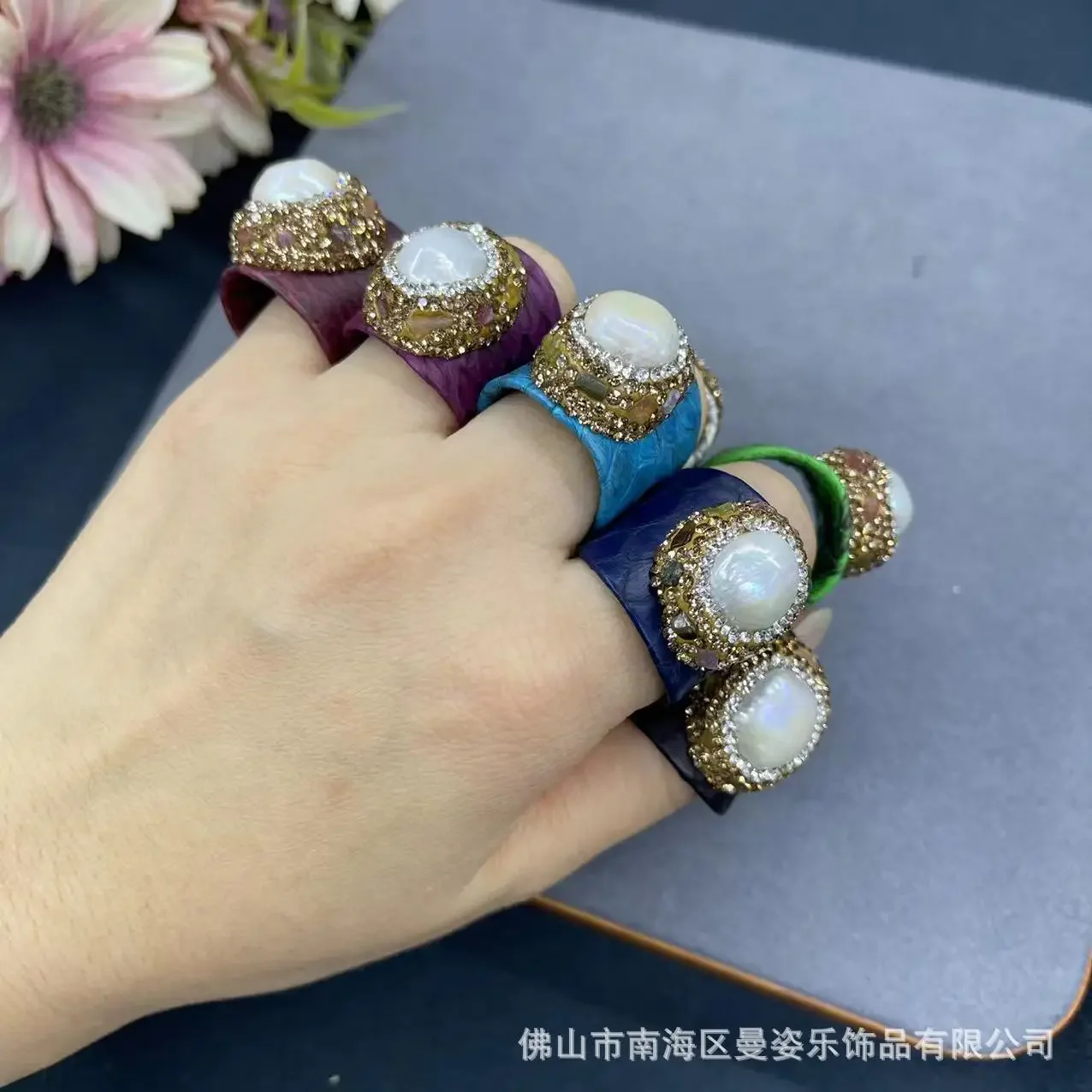 หนังงูแท้ฝังด้วยพลอยสามสีไข่มุ - Women'S Fashion E Commerce บทวิจารณ์และราคา
