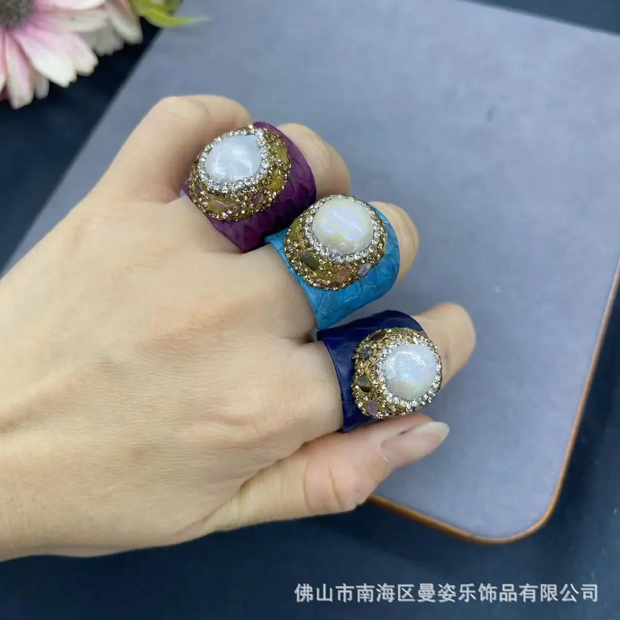 หนังงูแท้ฝังด้วยพลอยสามสีไข่มุ - Women'S Fashion E Commerce บทวิจารณ์และราคา